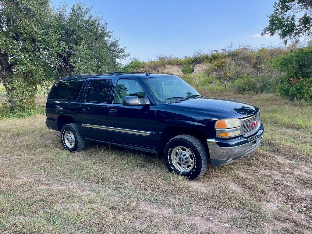 2004 GMC Yukon Image 3