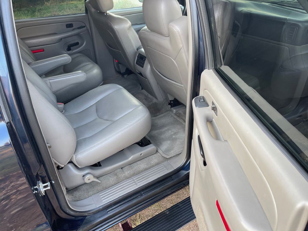 2004 GMC Yukon Image 8