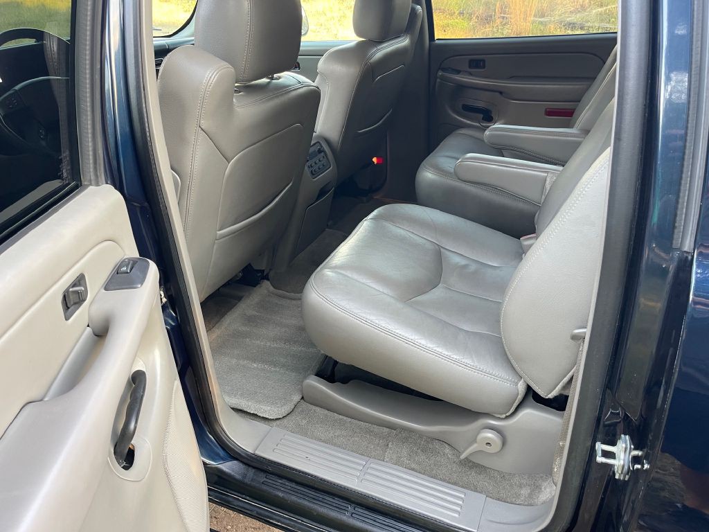 2004 GMC Yukon Image 10
