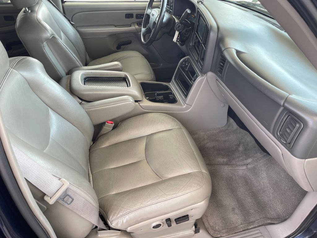 2004 GMC Yukon Image 17