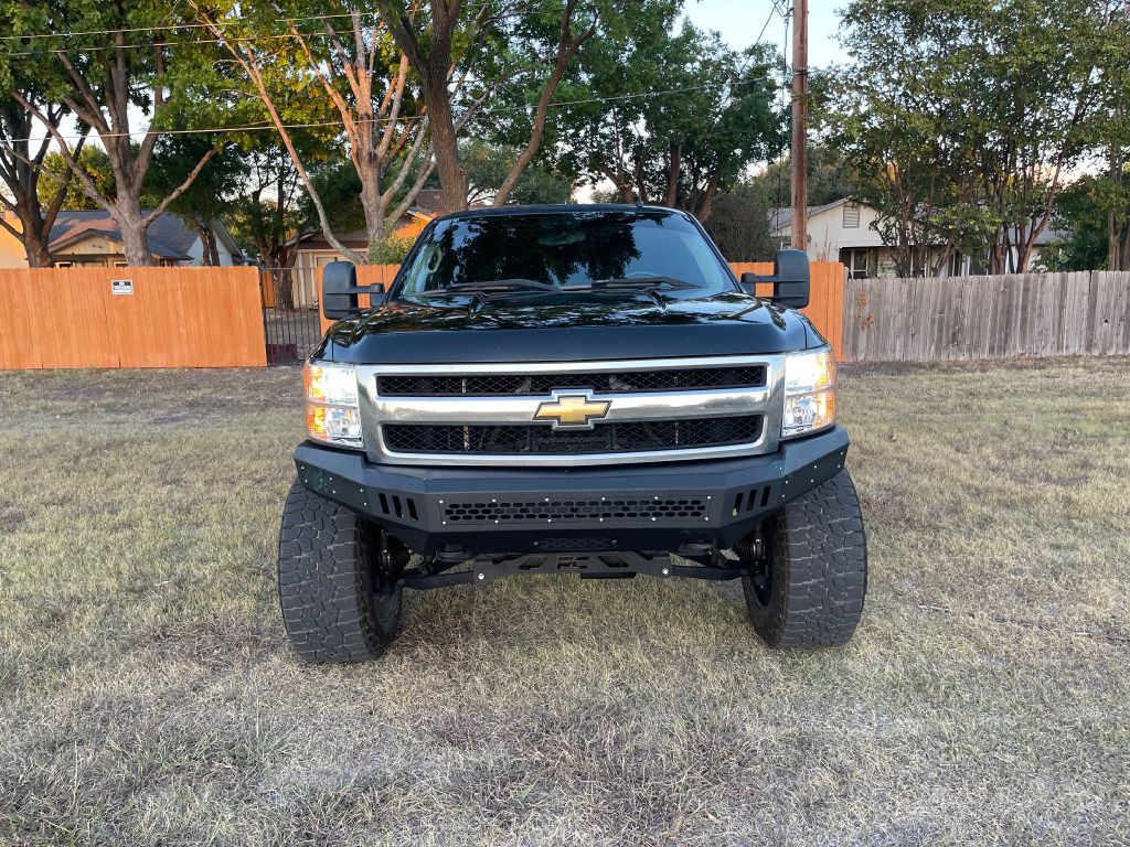 2010 Chevrolet Silverado 1500 Image 2