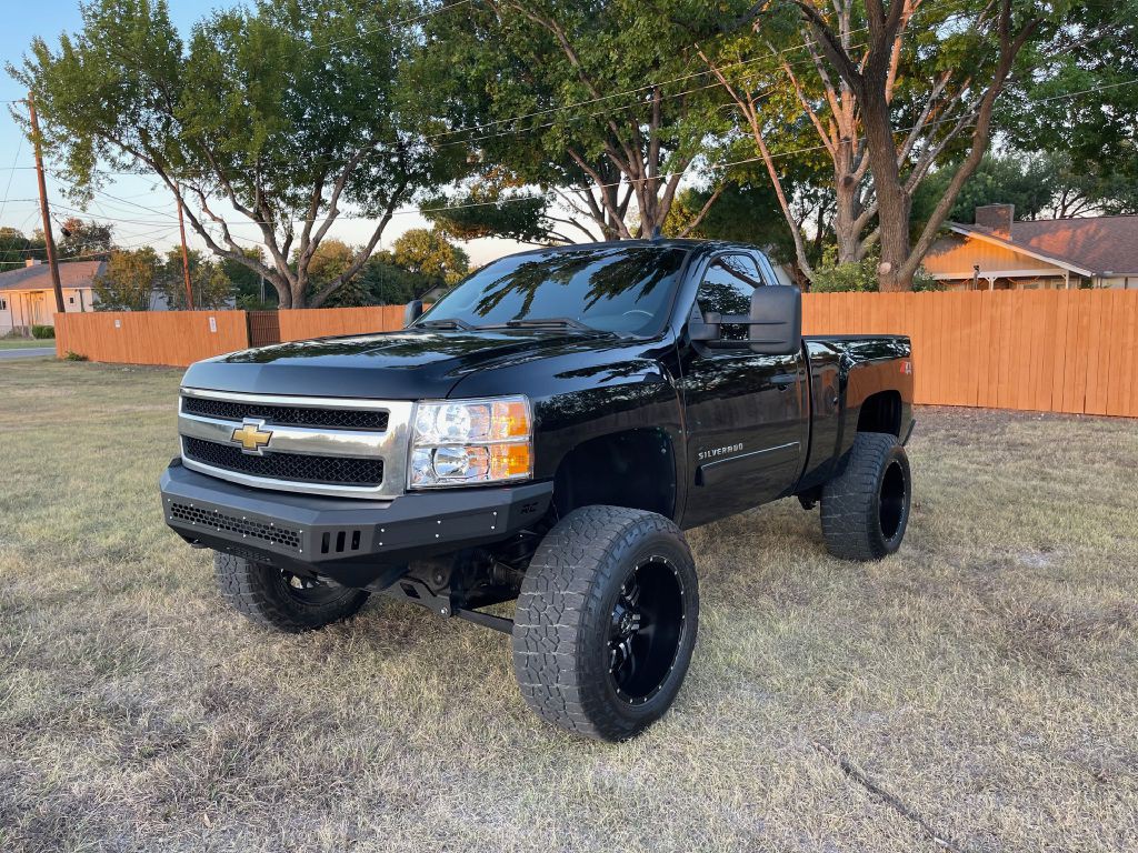 2010 Chevrolet Silverado 1500 Image 3