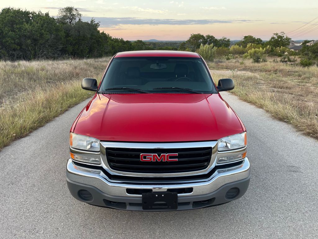 2007 GMC Sierra Image 2