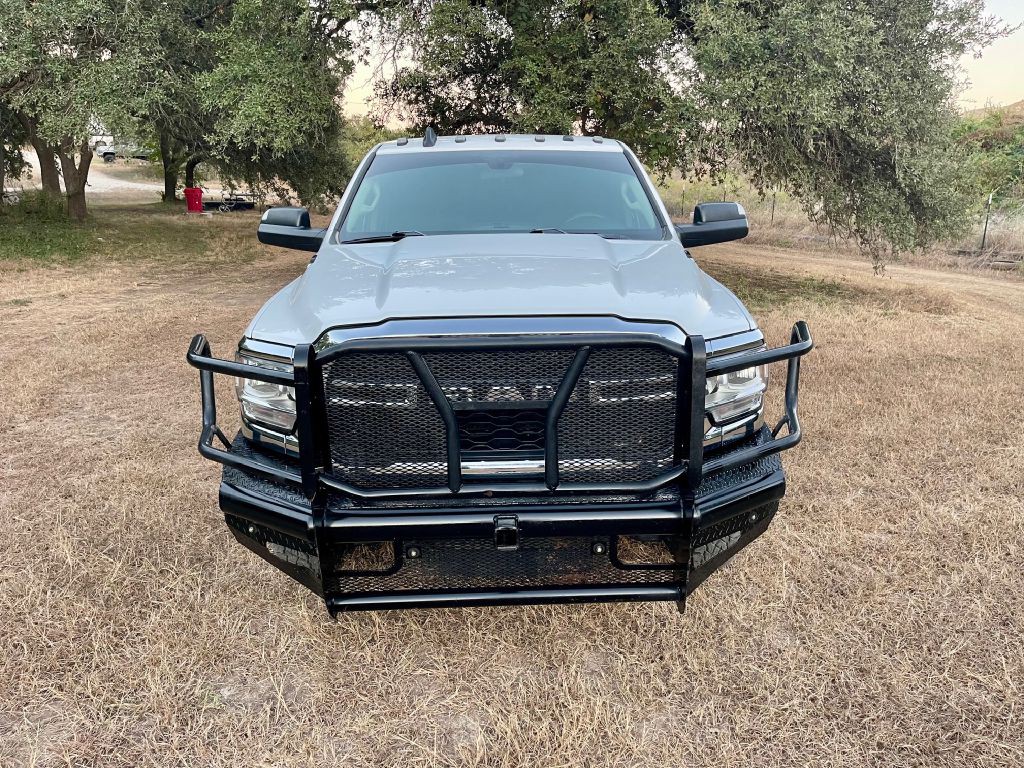 2019 RAM 3500 Image 2