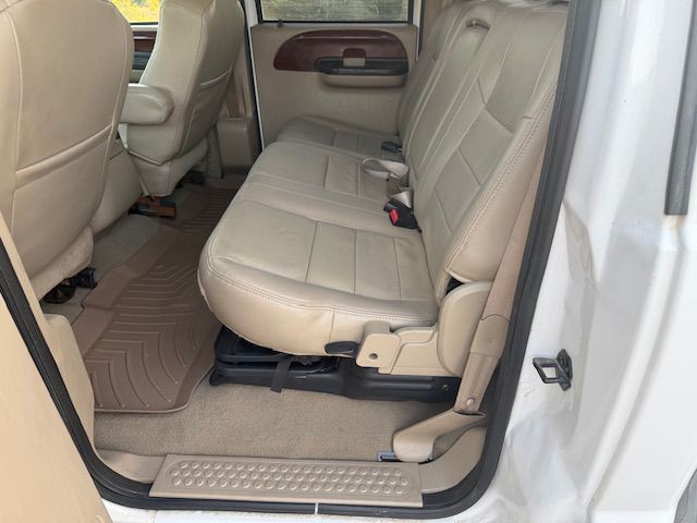 2005 Ford F-250 Image 13