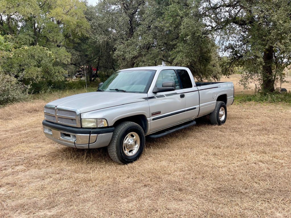 2002 Dodge Ram 2500 Image 1