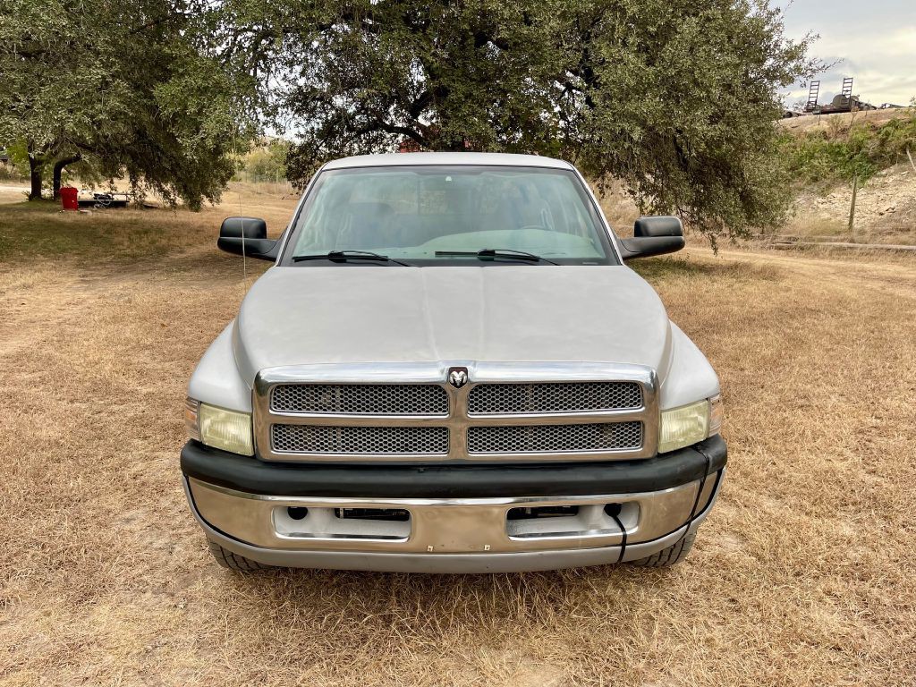 2002 Dodge Ram 2500 Image 2