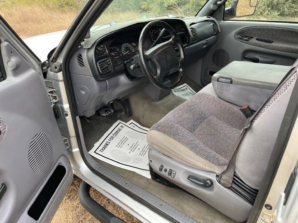 2002 Dodge Ram 2500 Image 8