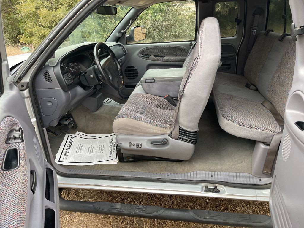 2002 Dodge Ram 2500 Image 9