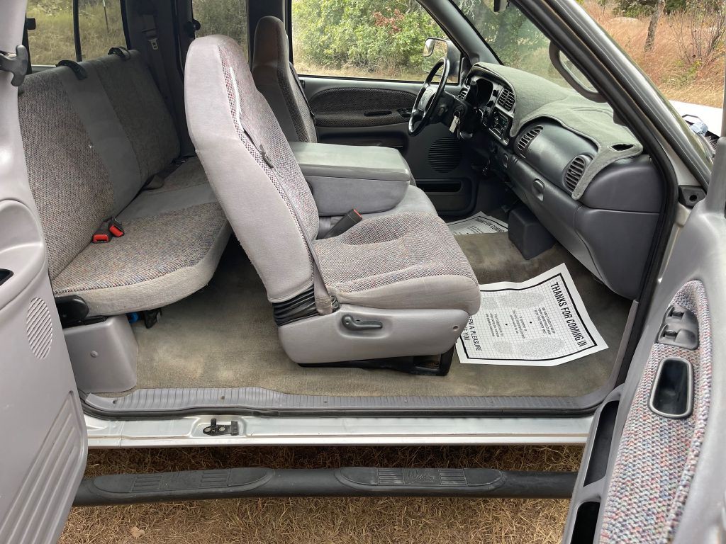 2002 Dodge Ram 2500 Image 11