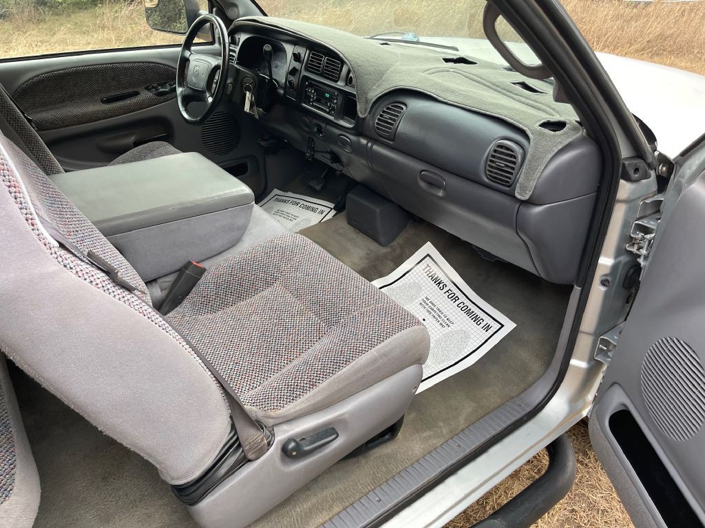 2002 Dodge Ram 2500 Image 12