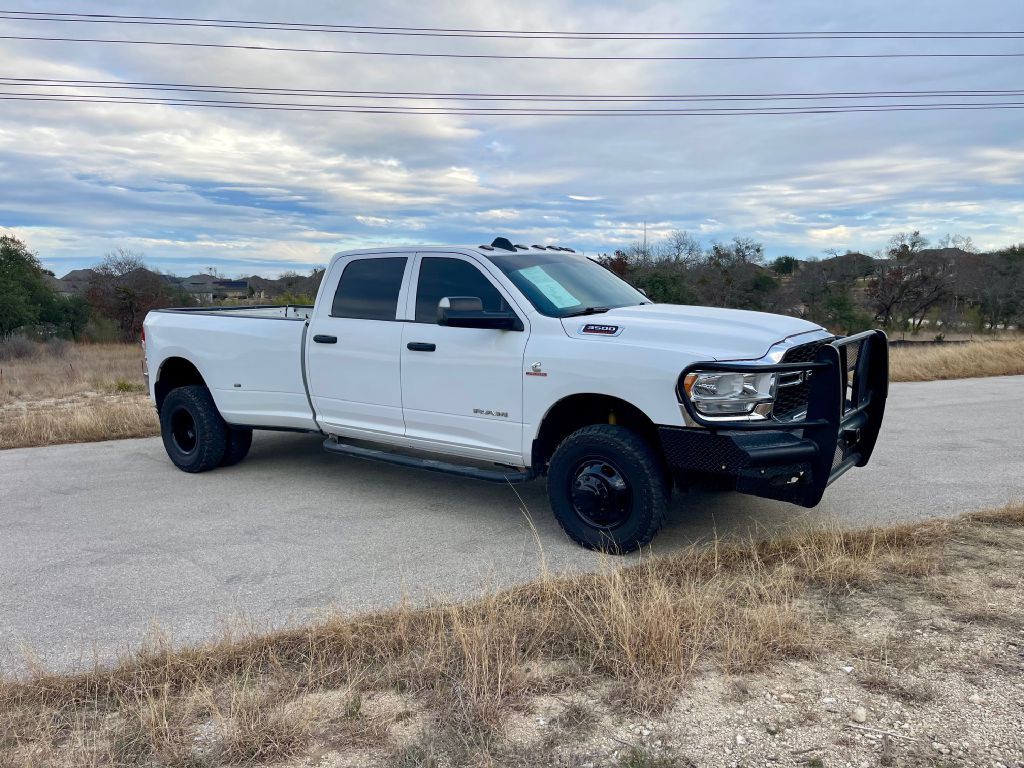 2019 RAM 3500 Image 3