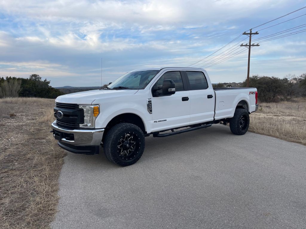 2017 Ford F-250 Image 1