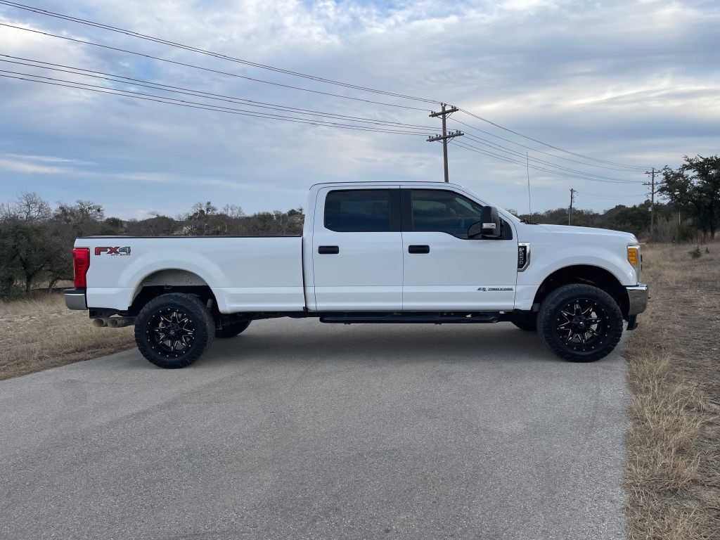 2017 Ford F-250 Image 4