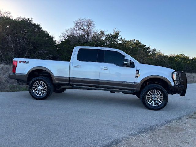 2017 Ford F-250 Image 4
