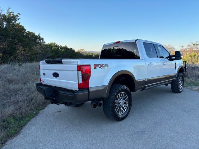 2017 Ford F-250 Image 5