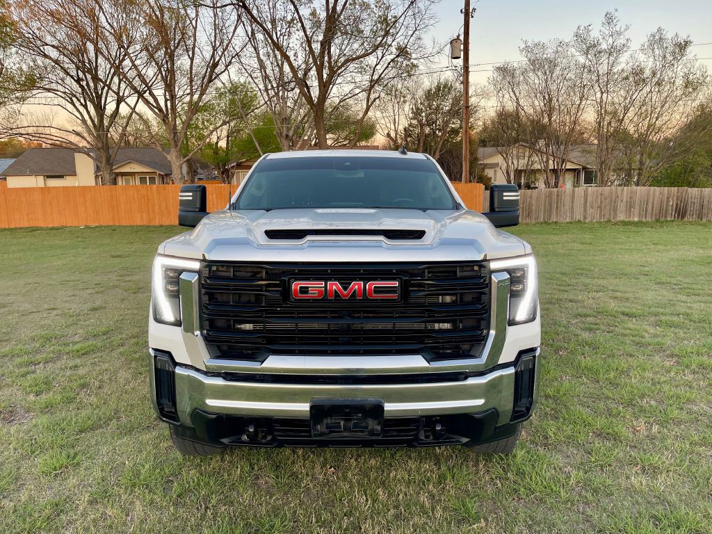 2024 GMC Sierra Image 2