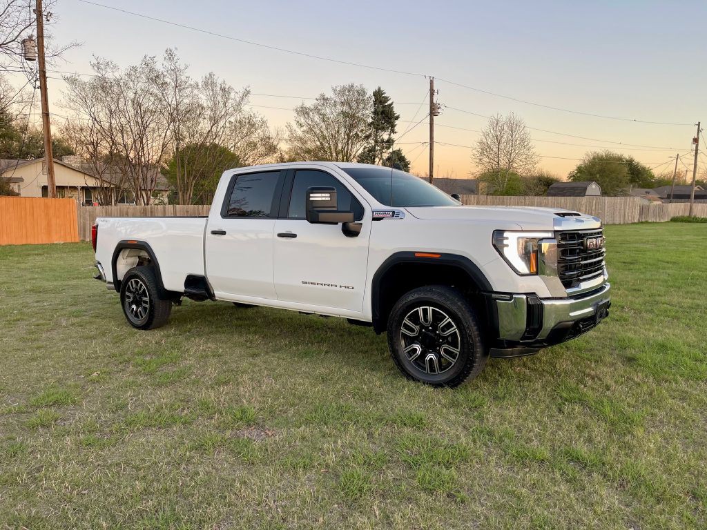 2024 GMC Sierra Image 3