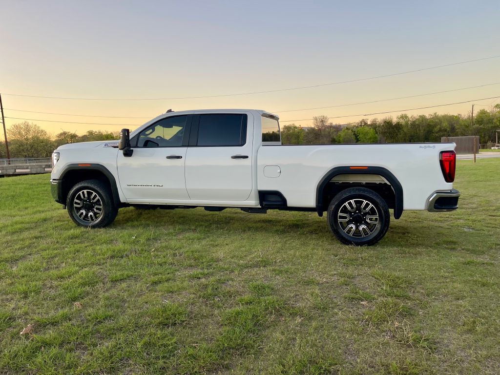 2024 GMC Sierra Image 5