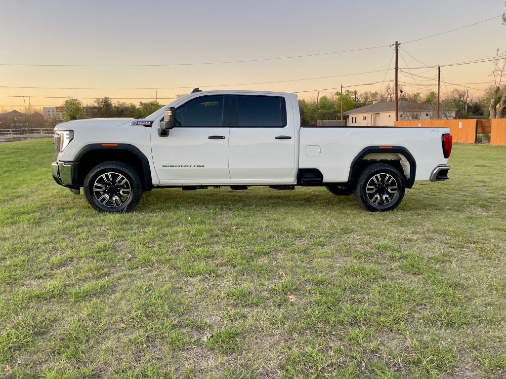 2024 GMC Sierra Image 8