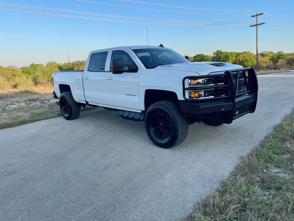 2018 Chevrolet Silverado 1500 Image 3