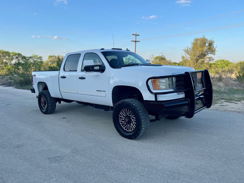 2011 GMC Sierra Image 3