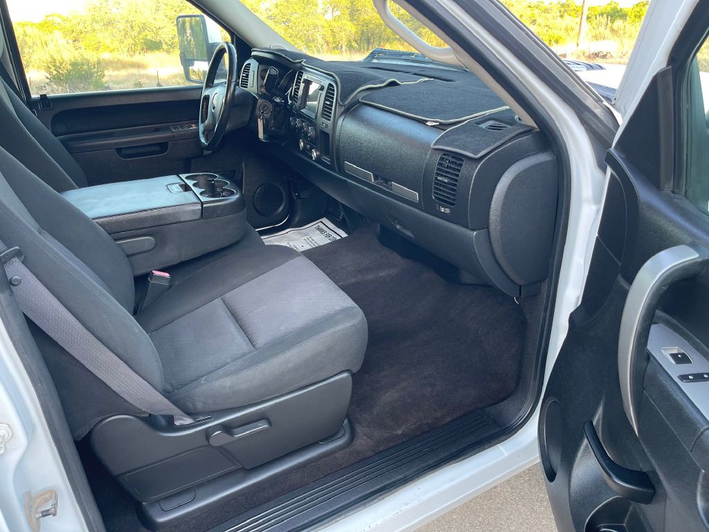 2011 GMC Sierra Image 11