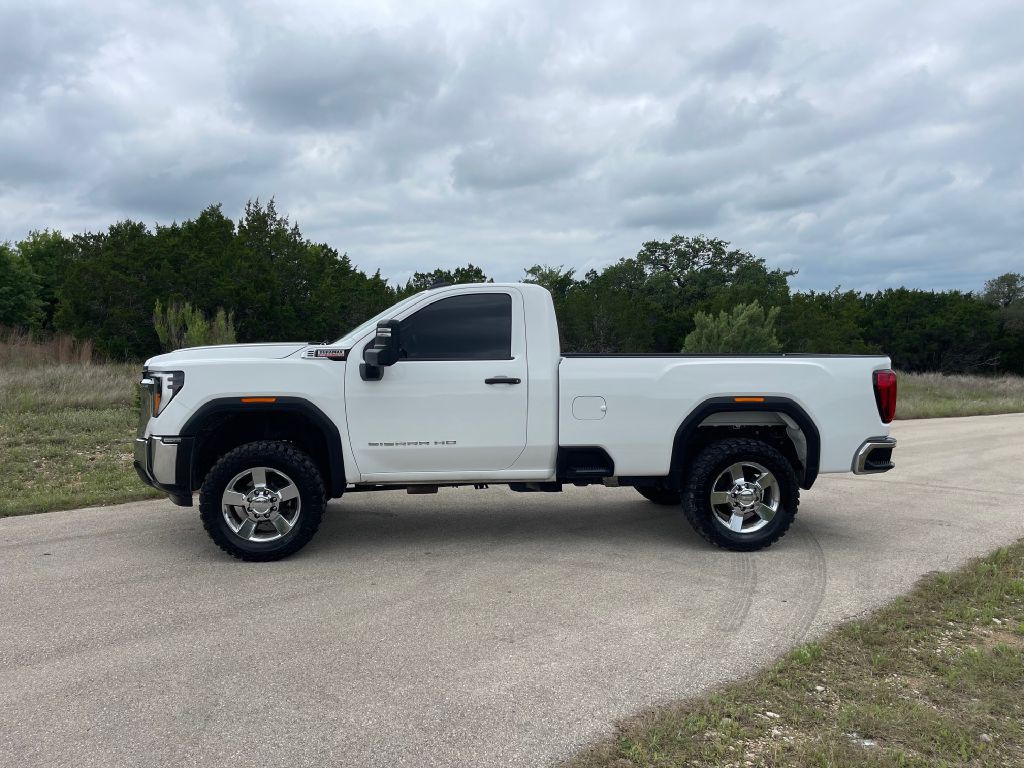 2024 GMC Sierra Image 5