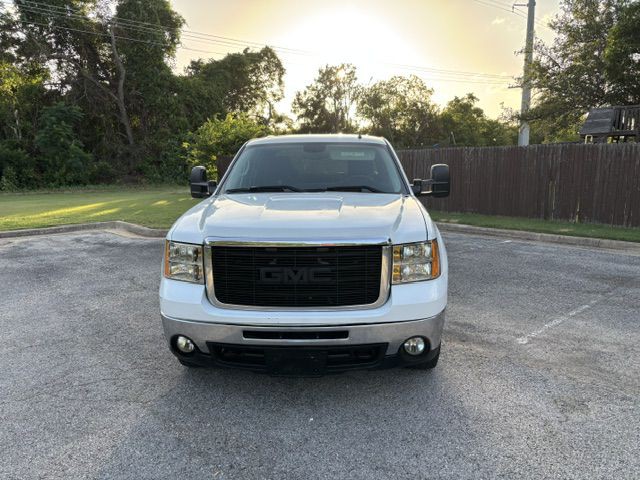 2008 GMC Sierra Image 2