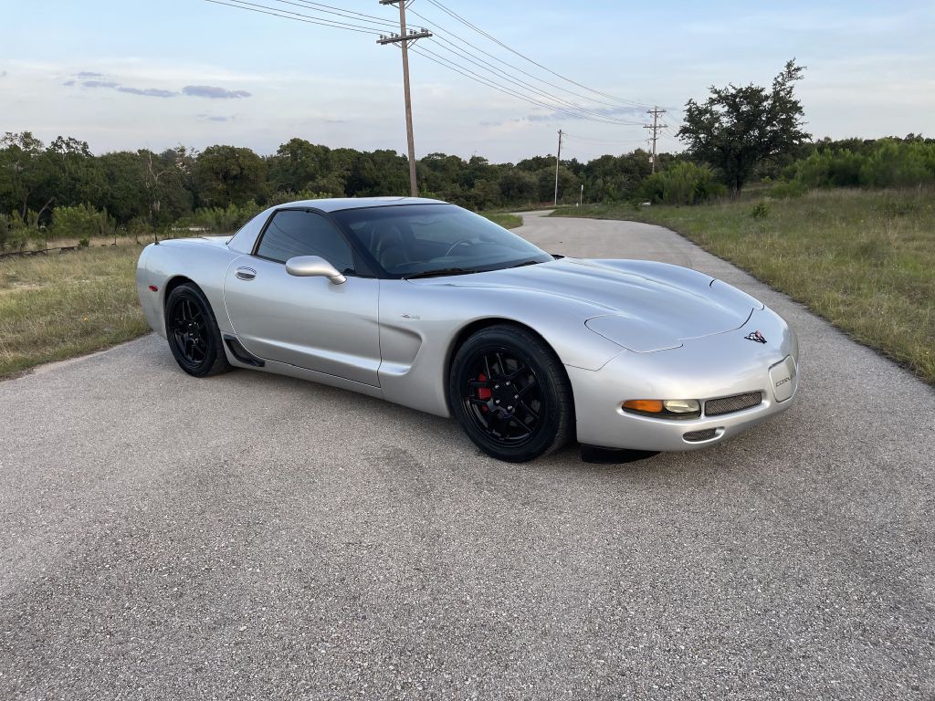 2001 Chevrolet Corvette Image 3