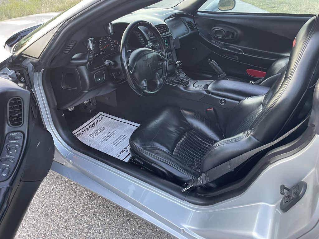 2001 Chevrolet Corvette Image 13