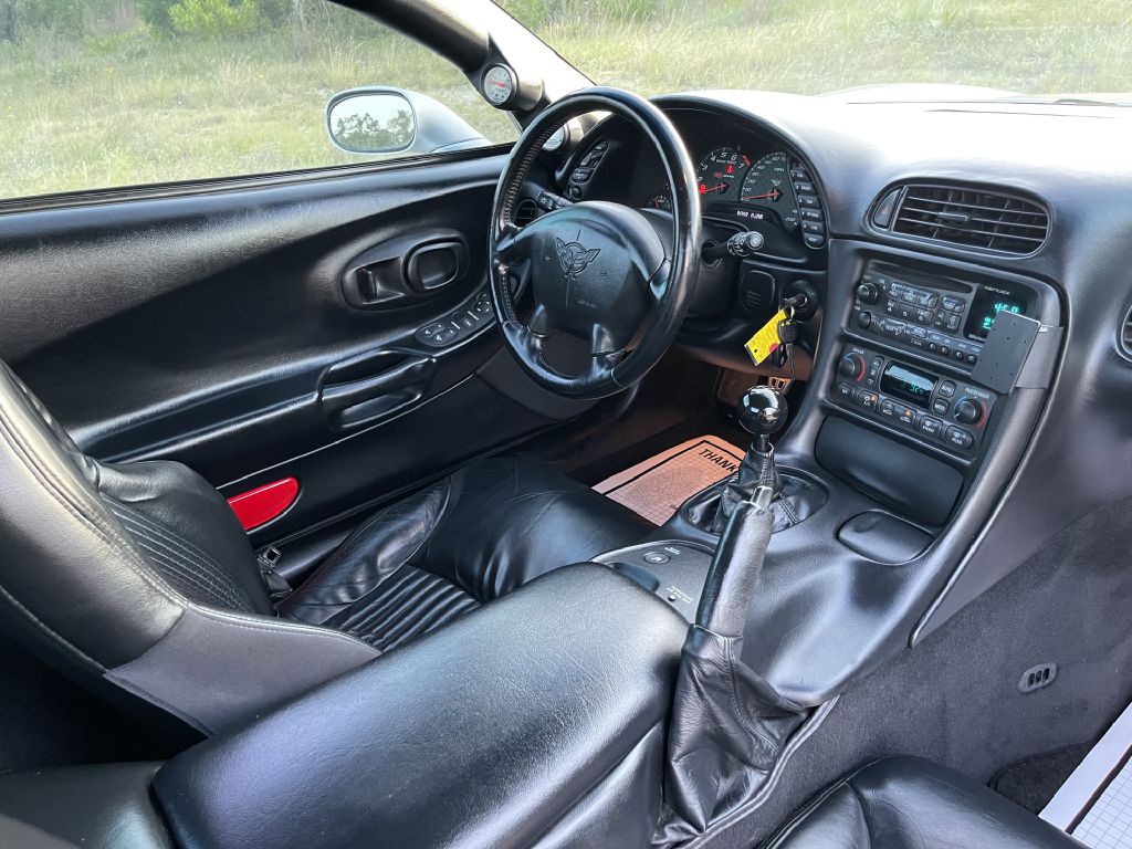 2001 Chevrolet Corvette Image 18