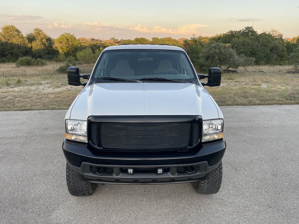 2004 Ford Excursion Image 2
