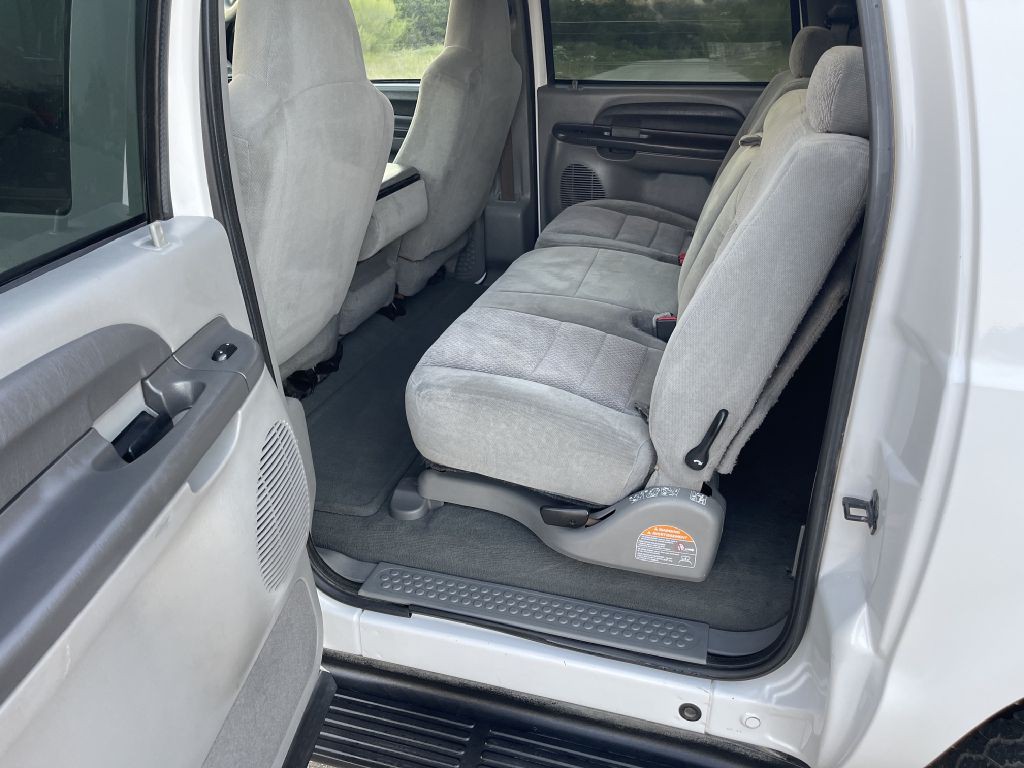 2004 Ford Excursion Image 15