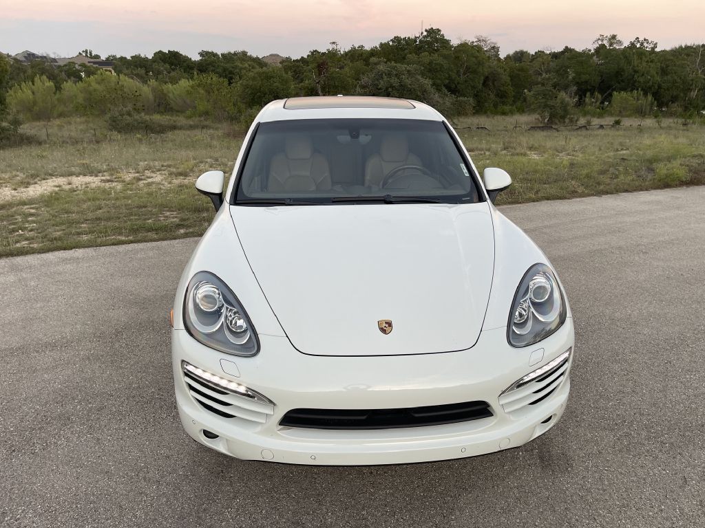2014 Porsche Cayenne Image 2