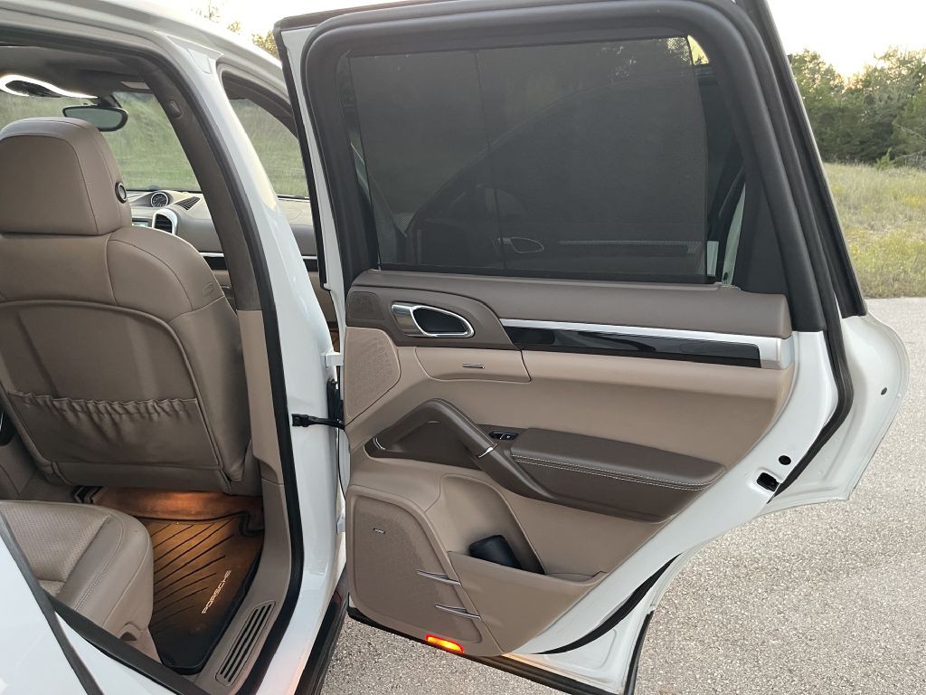 2014 Porsche Cayenne Image 13