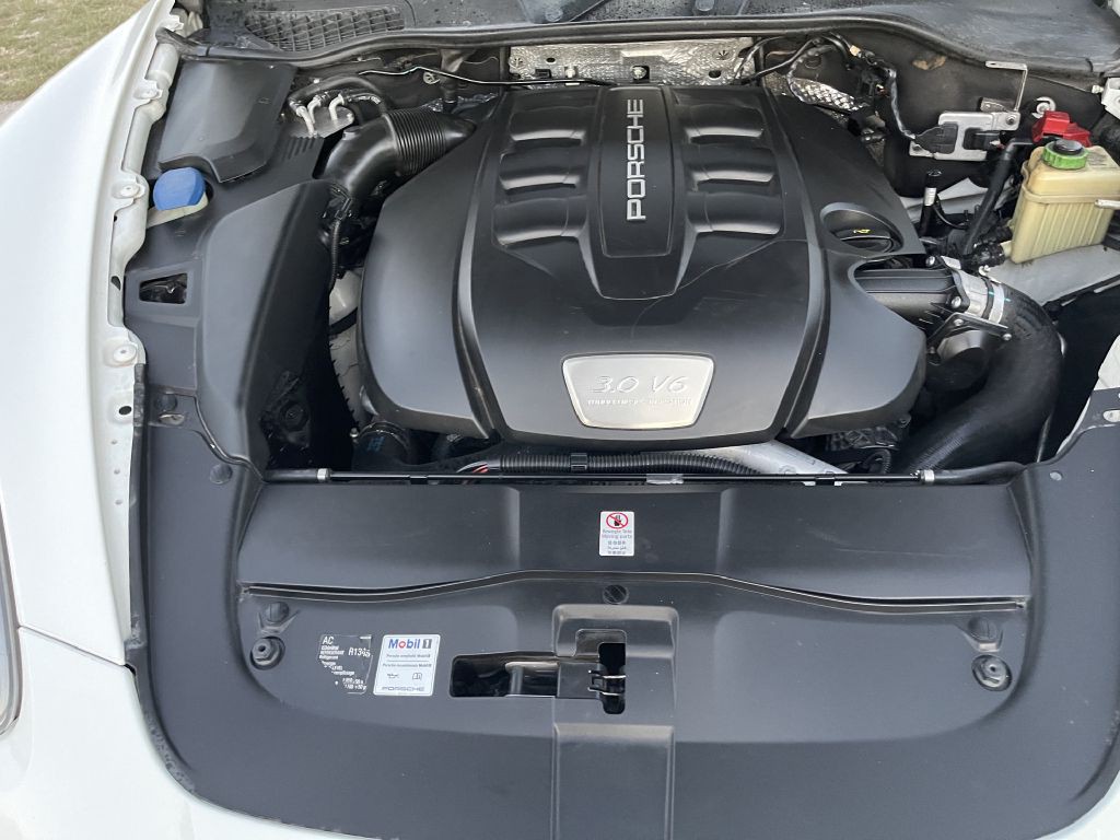 2014 Porsche Cayenne Image 18