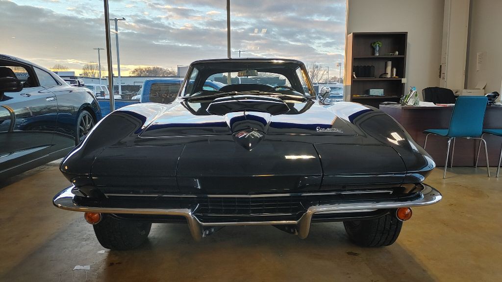 1966 Chevrolet Corvette Image 2