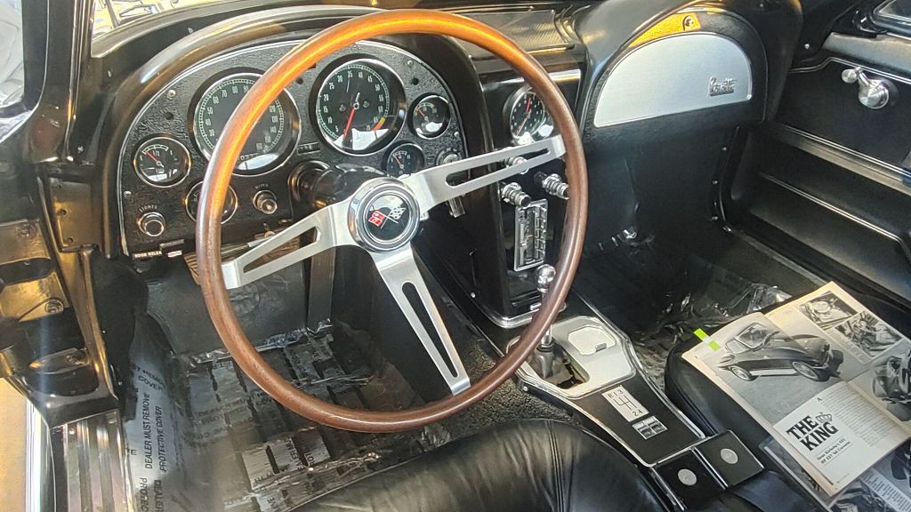 1966 Chevrolet Corvette Image 8