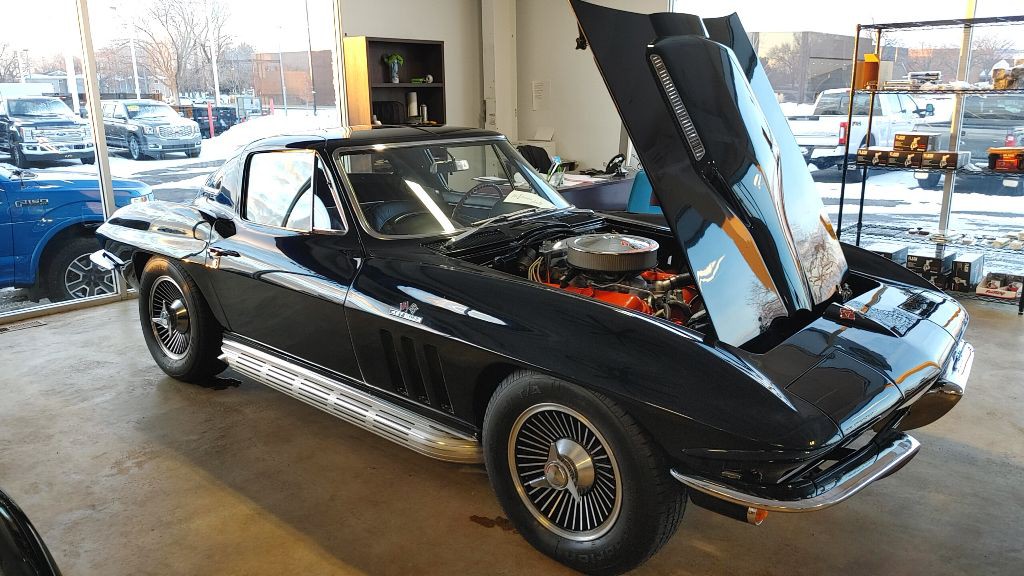 1966 Chevrolet Corvette Image 15