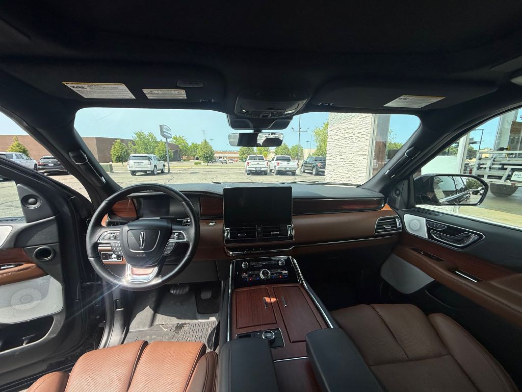 2023 Lincoln Navigator Image 12