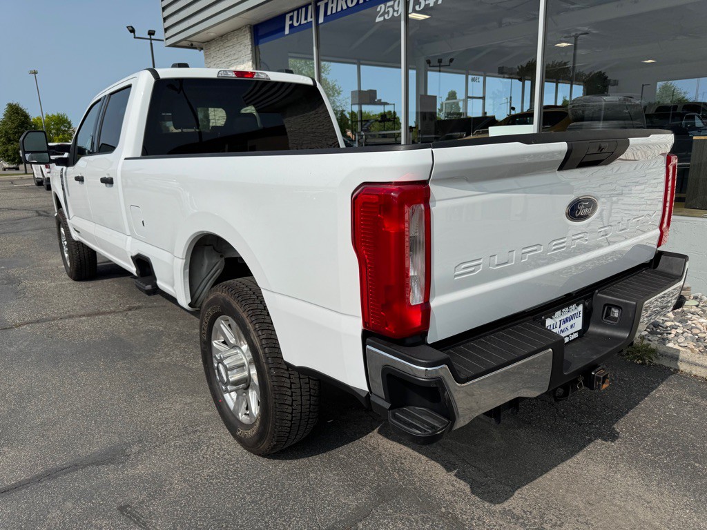 2023 Ford F-350 Image 6