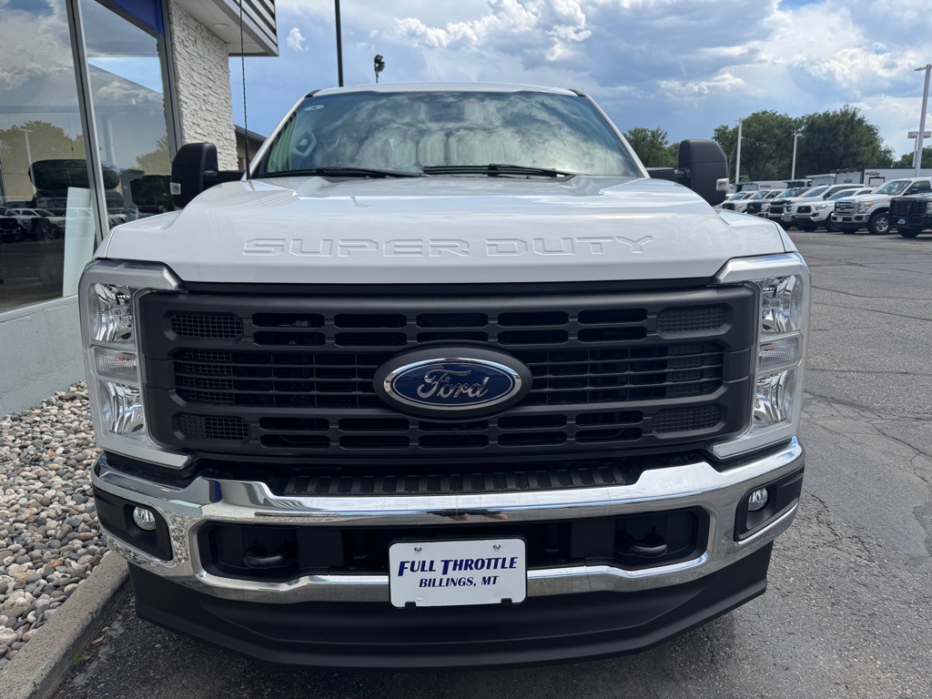 2023 Ford F-350 Image 2