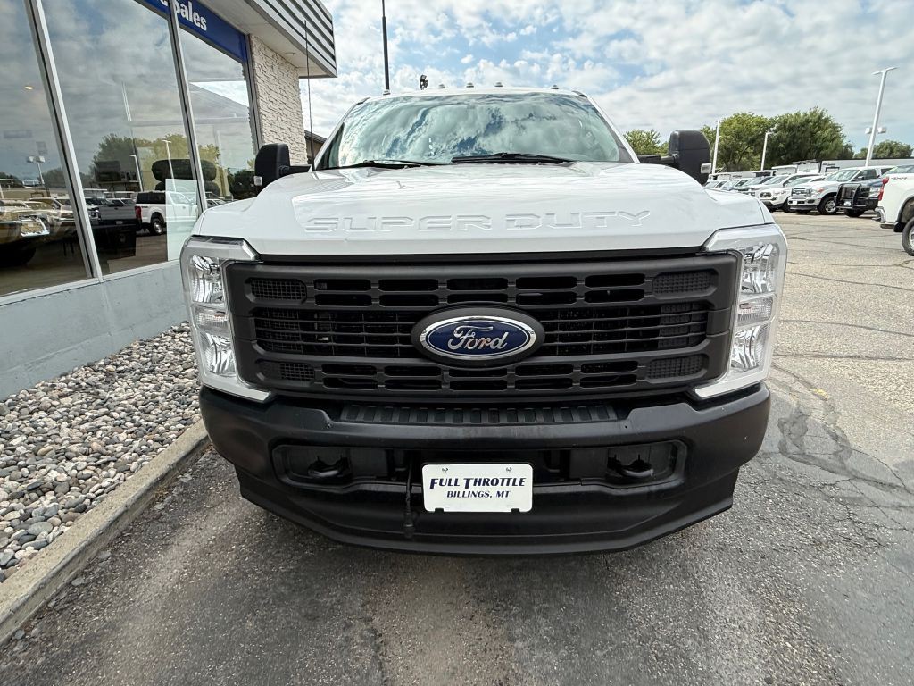 2023 Ford F-350 Image 2