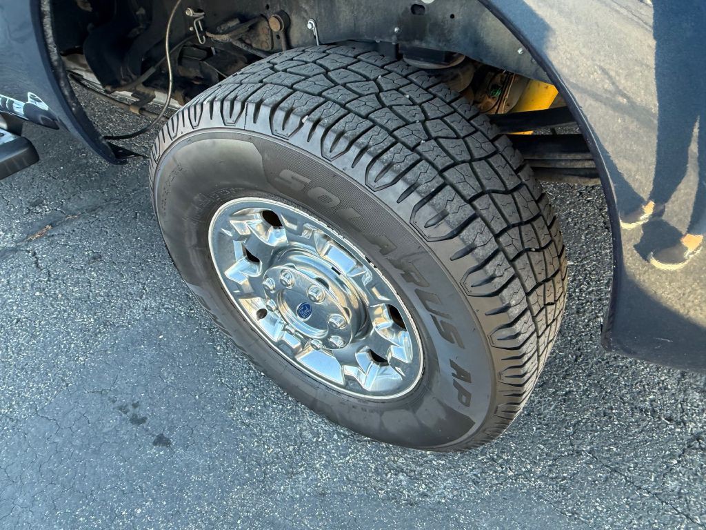 2015 Ford F-250 Image 9