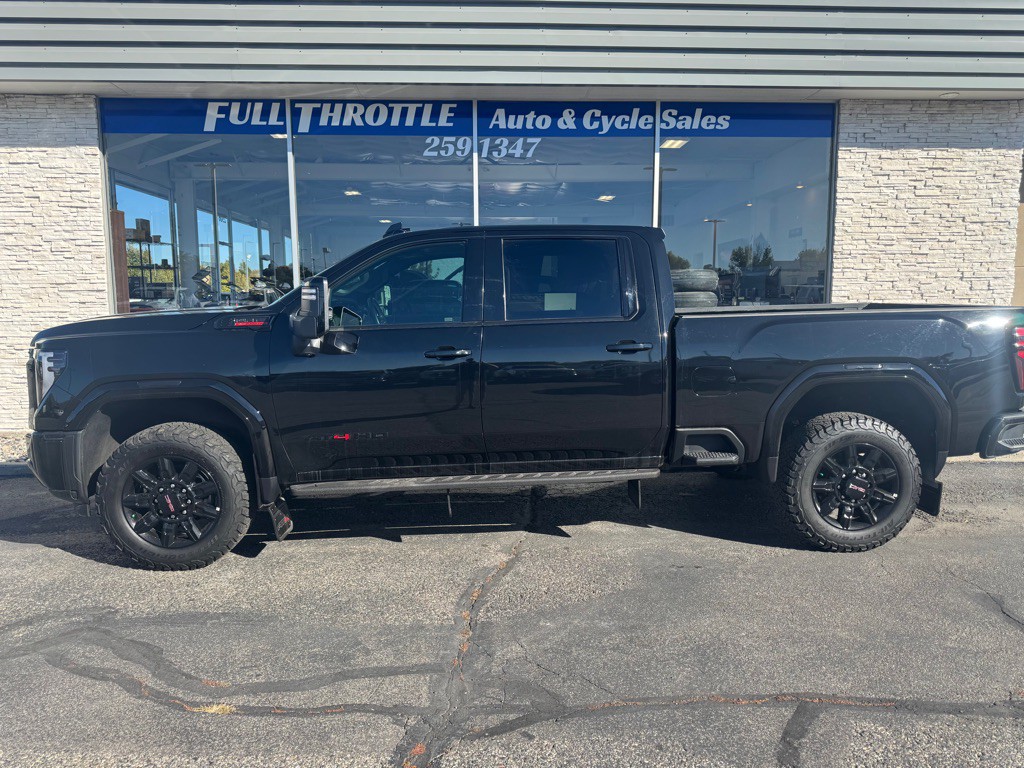 2024 GMC Sierra 3500 Image 2