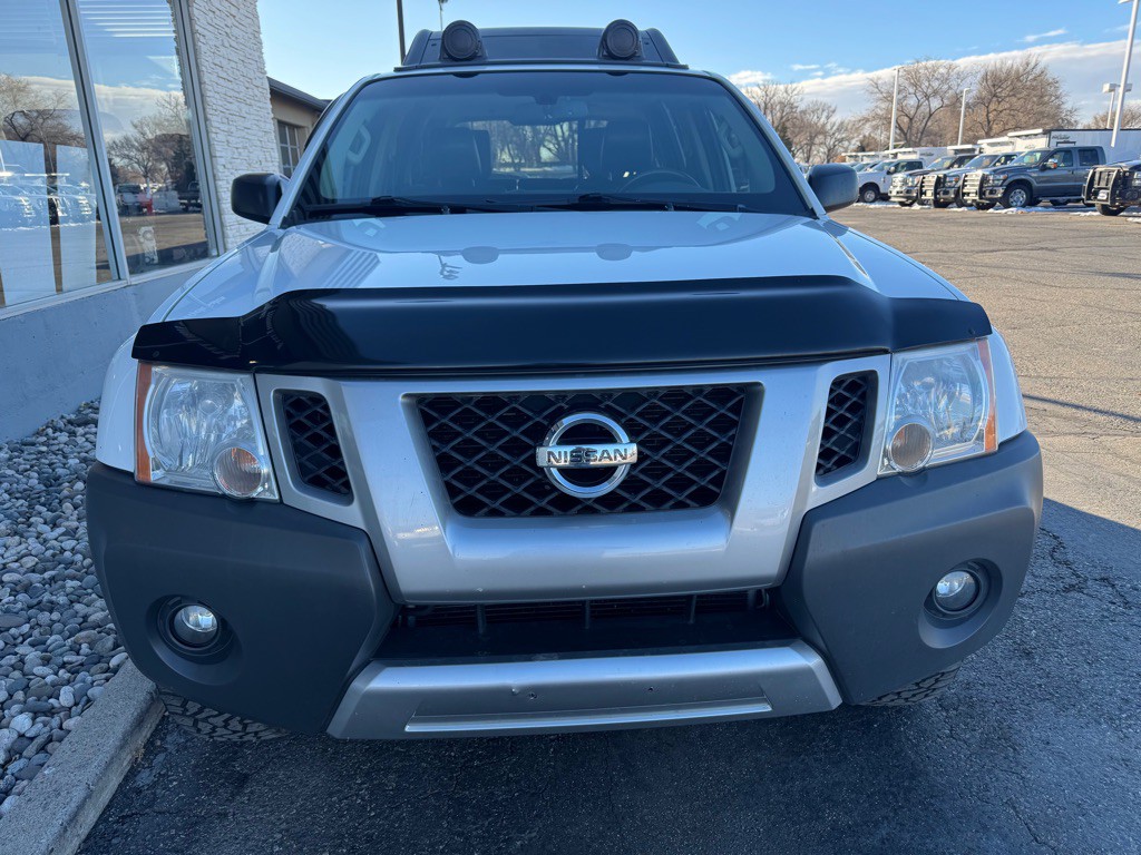 2015 Nissan Xterra Image 2