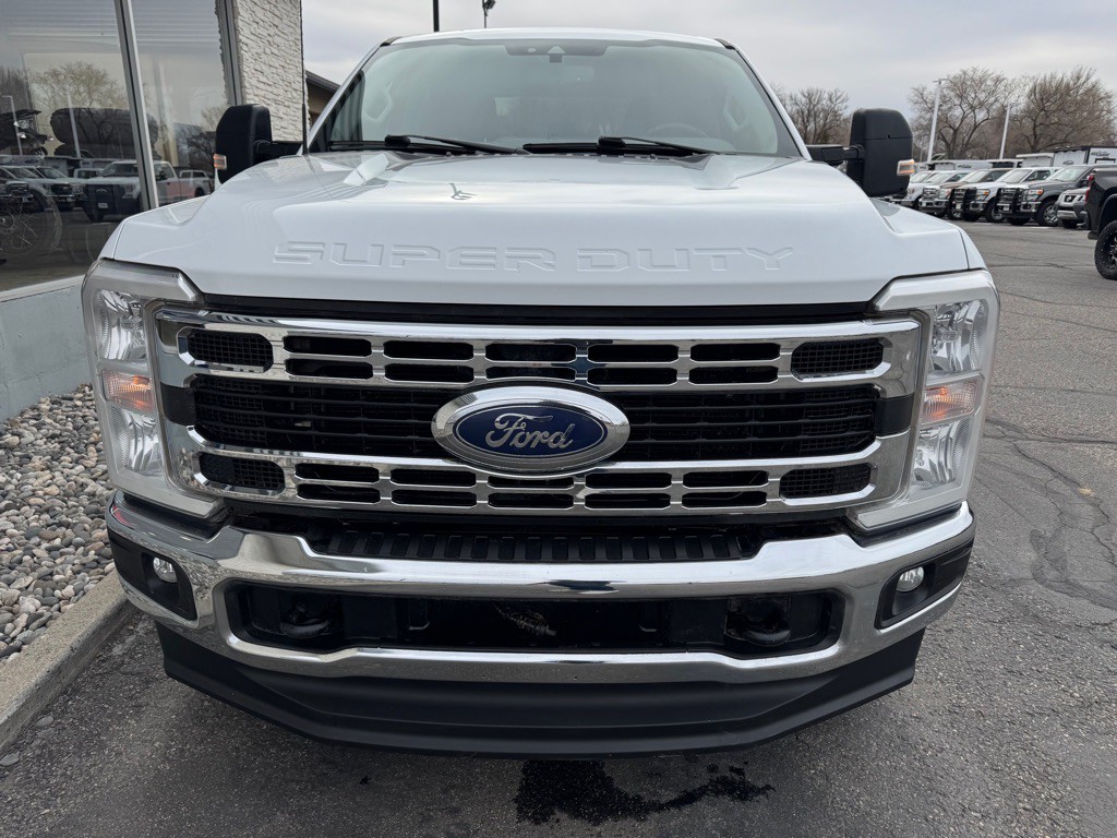 2023 Ford F-250 Image 2