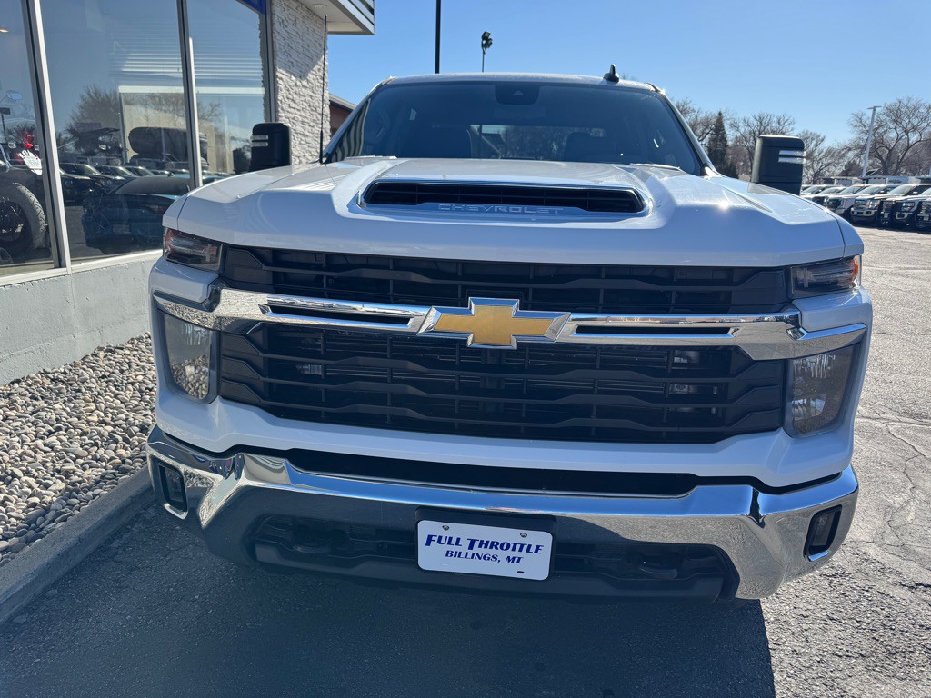 2024 Chevrolet Silverado 1500 Image 2