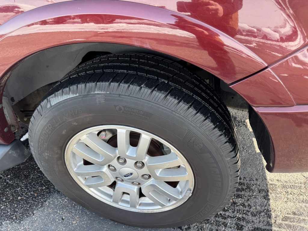 2011 Ford Expedition Image 8